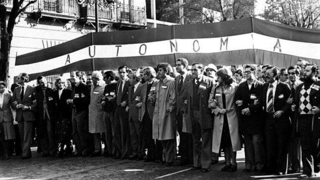 Cabecera de la manifestación por la autonomía el 4 de diciembre de 1977