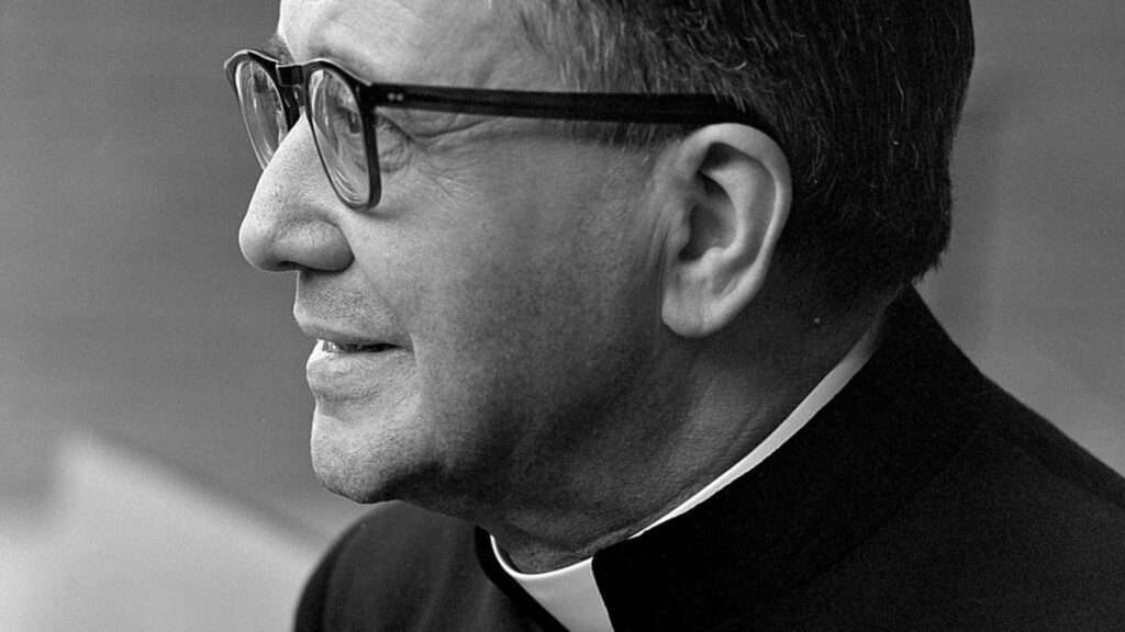 El sacerdote Josemaría Escrivá de Balaguer, fundador del Opus Dei